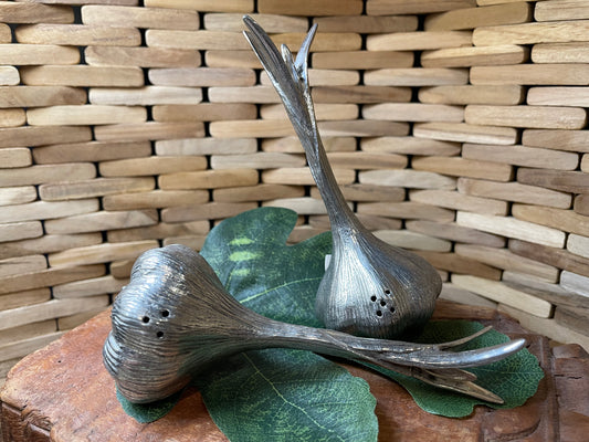 Salt & Pepper- Garlic Bulbs